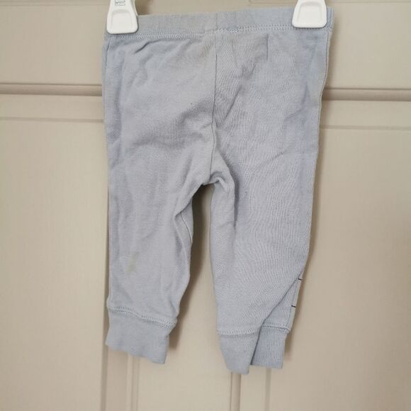 *Free Carter's pants 6 m - Picture 4 of 5
